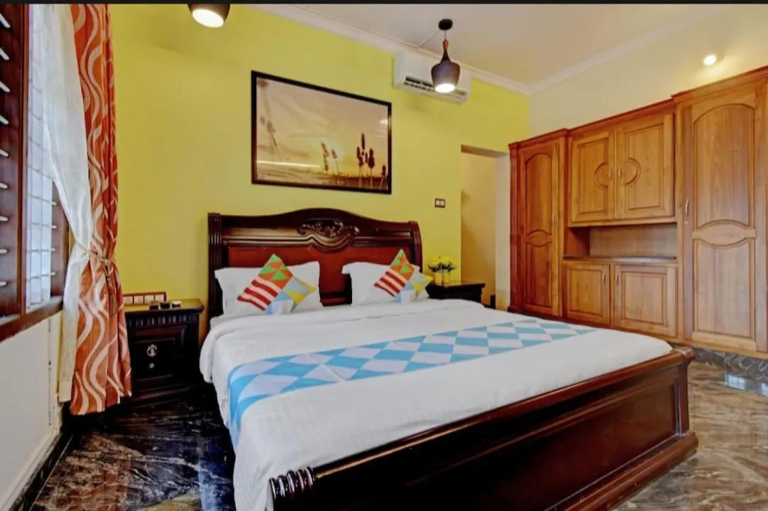 Merryland Holidays Kochi Hotel